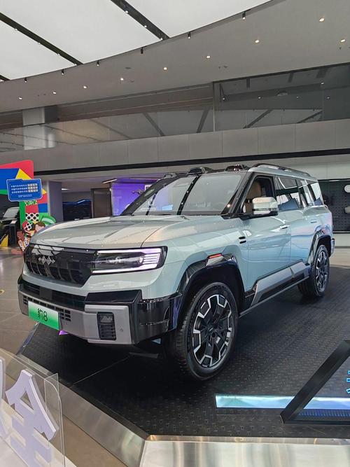 惠州254比亚迪方程豹硬派越野的爆款，英菲尼迪35周年与你共成长